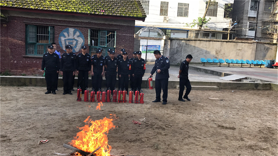 驻永州市第三人民医院保安队消防培训演练